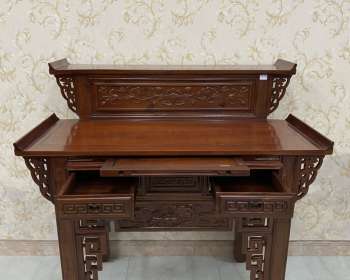 Bàn thờ gỗ tràm trang nhã và sang trọng BT074